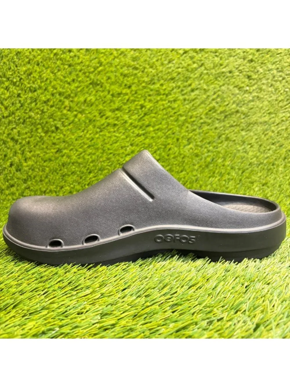OOFOS OOcloog Clog Mens Size 11 Black Beach Outdoor Slip On Recovery Sandals